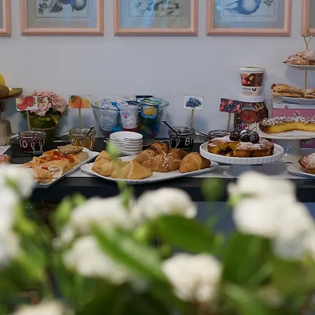 Igea 50 לינה וארוחת בוקר 3*