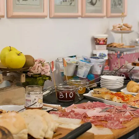 Igea 50 לינה וארוחת בוקר 3*